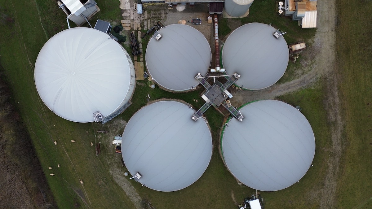 Aiwanger kritisiert regulatorische Hemmnisse für Biogasanlagen