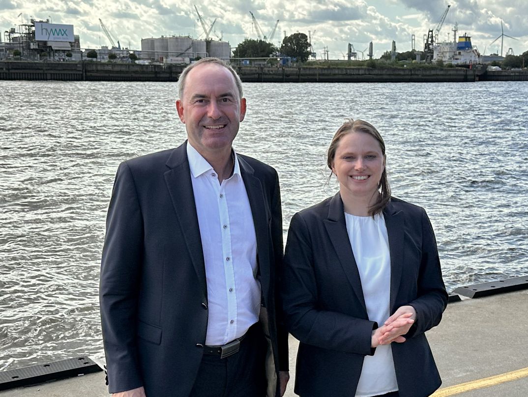 Aiwanger: „Der Industriestandort Bayern muss über Wasserstoff-Pipelines an den Hamburger Hafen angeschlossen werden“