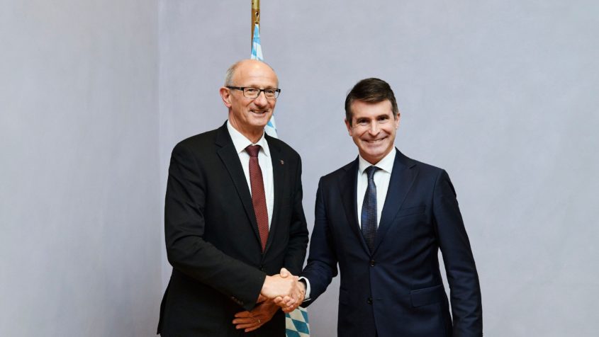 Bayern und Tirol für regelmäßigen Austausch zur Alpenpolitik