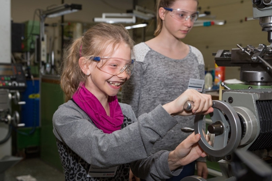 Raus aus den Rollenklischees: Zukunftstag für Girls und Boys