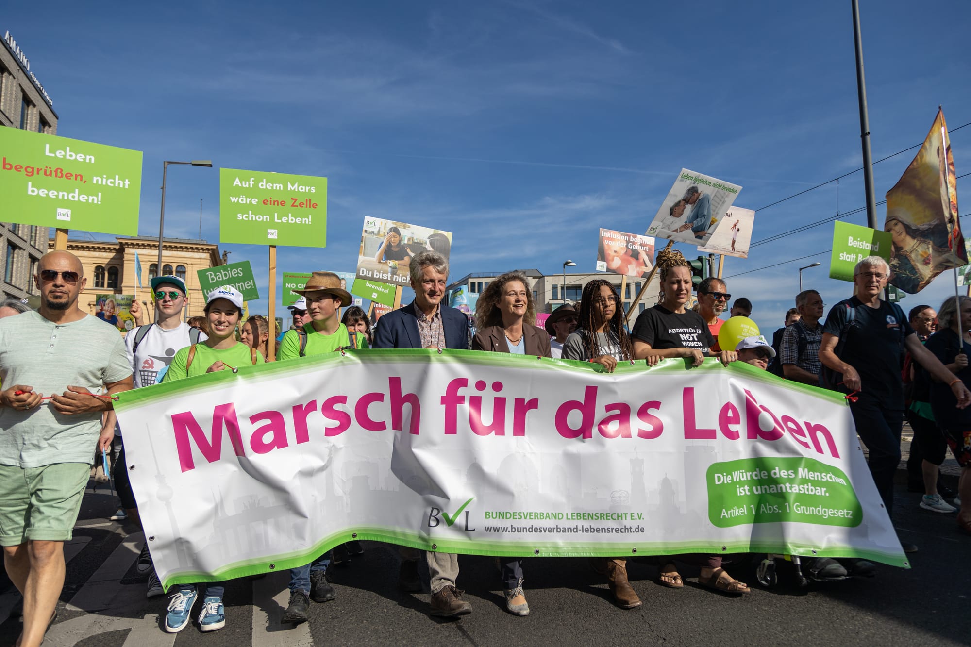 „Marsch für das Leben“ 2025: Starke Stimmen und klare Botschaften in Berlin und Köln